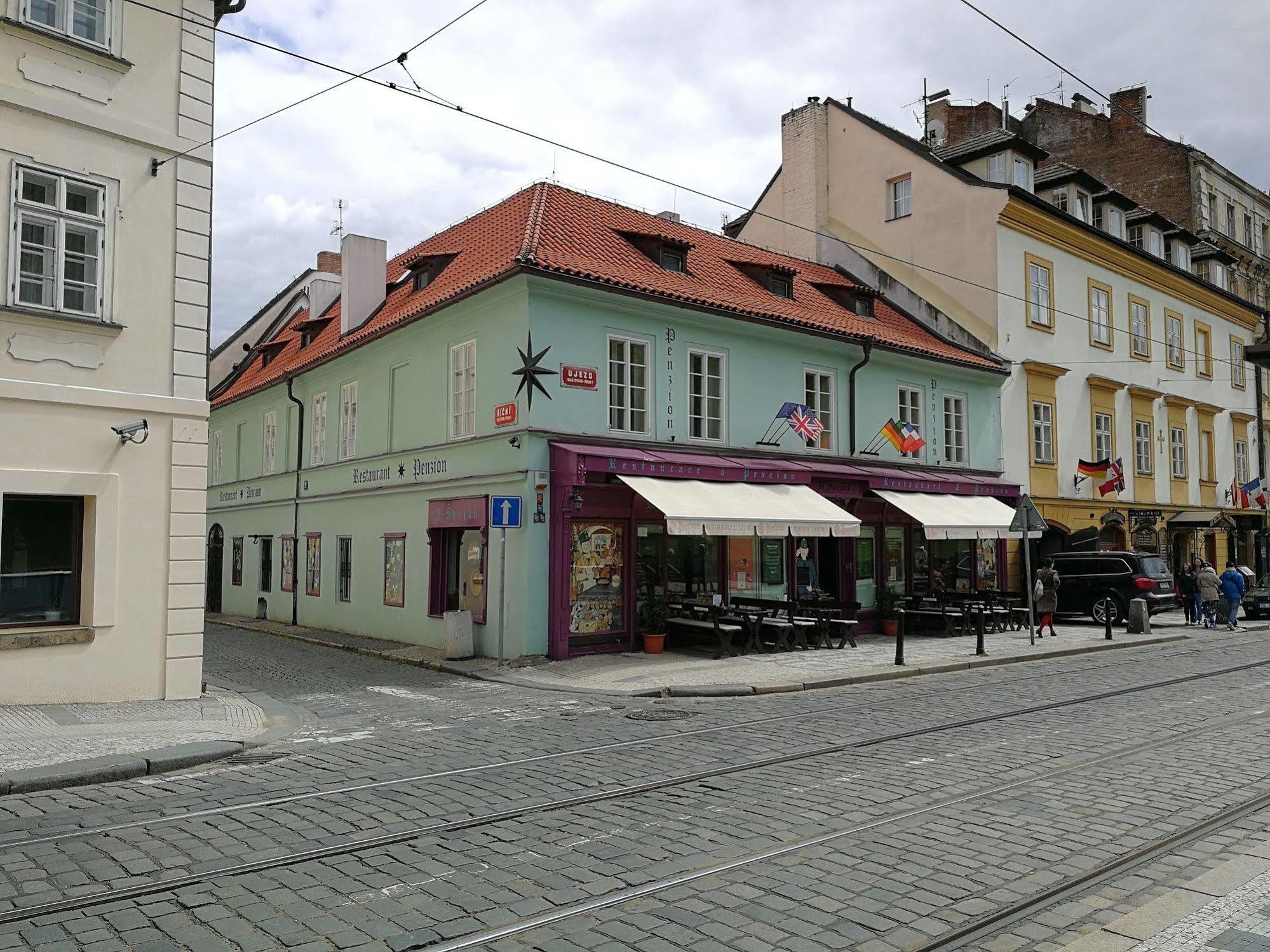 Apartments U Svejku Praha Bagian luar foto